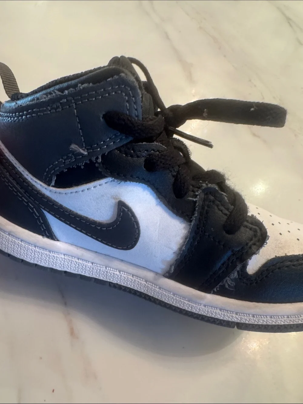 Nike Air Jordan 1 mid toddler kids size 9c black/white/grey